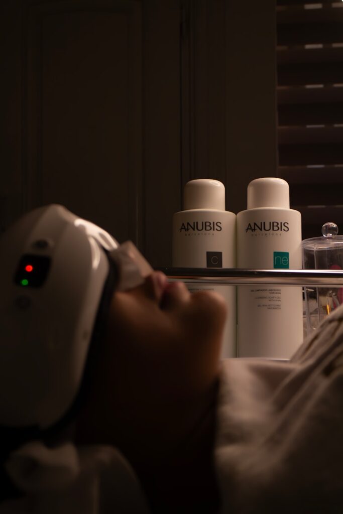 Trattamento con dispositivo professionale in studio di medicina estetica